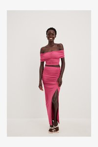 Selected, pink