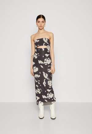 ONLY ONLPARIS CUT OUT TUBE DRESS - Ένδυση για ειδικές περιστάσεις - phantom/white