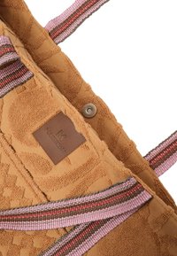Thumbnail Image 6