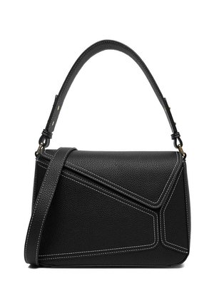 Borsa a mano in pelle nera con texture, cuciture bianche, manico superiore e tracolla removibile.