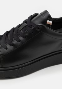 BOSS BULTON RUNN - Sporta apavi - black