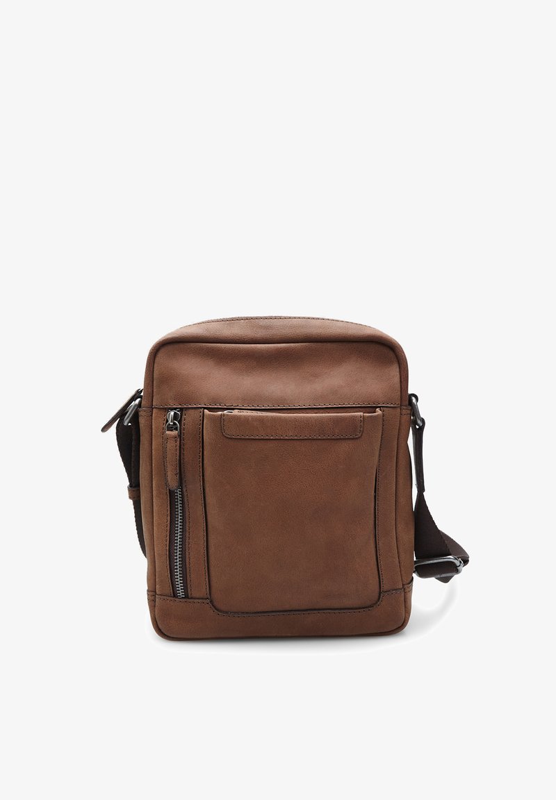 Borsa a tracolla in pelle marrone con una superficie liscia, dotata di una tasca frontale con zip e di una tracolla regolabile per praticità.