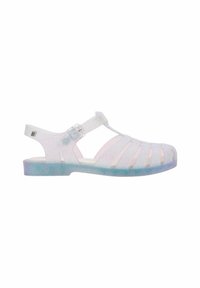 Białe, brokatowe sandały żelowe z zabudowanym palcem, otwartymi bokami i regulowanym paskiem na kostkę. Przezroczysty materiał z pastelowymi niebieskimi akcentami.