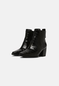 Marco Tozzi Botins - black