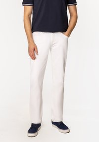 Lee Cooper HARRY biały