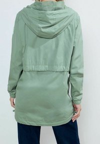 Cecil Parkas - green