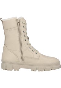 Bota de cuero beige con cordones en la parte delantera y cremallera lateral. Cuenta con una superficie texturizada, una suela gruesa y resistente, y forro de piel en la parte superior.
