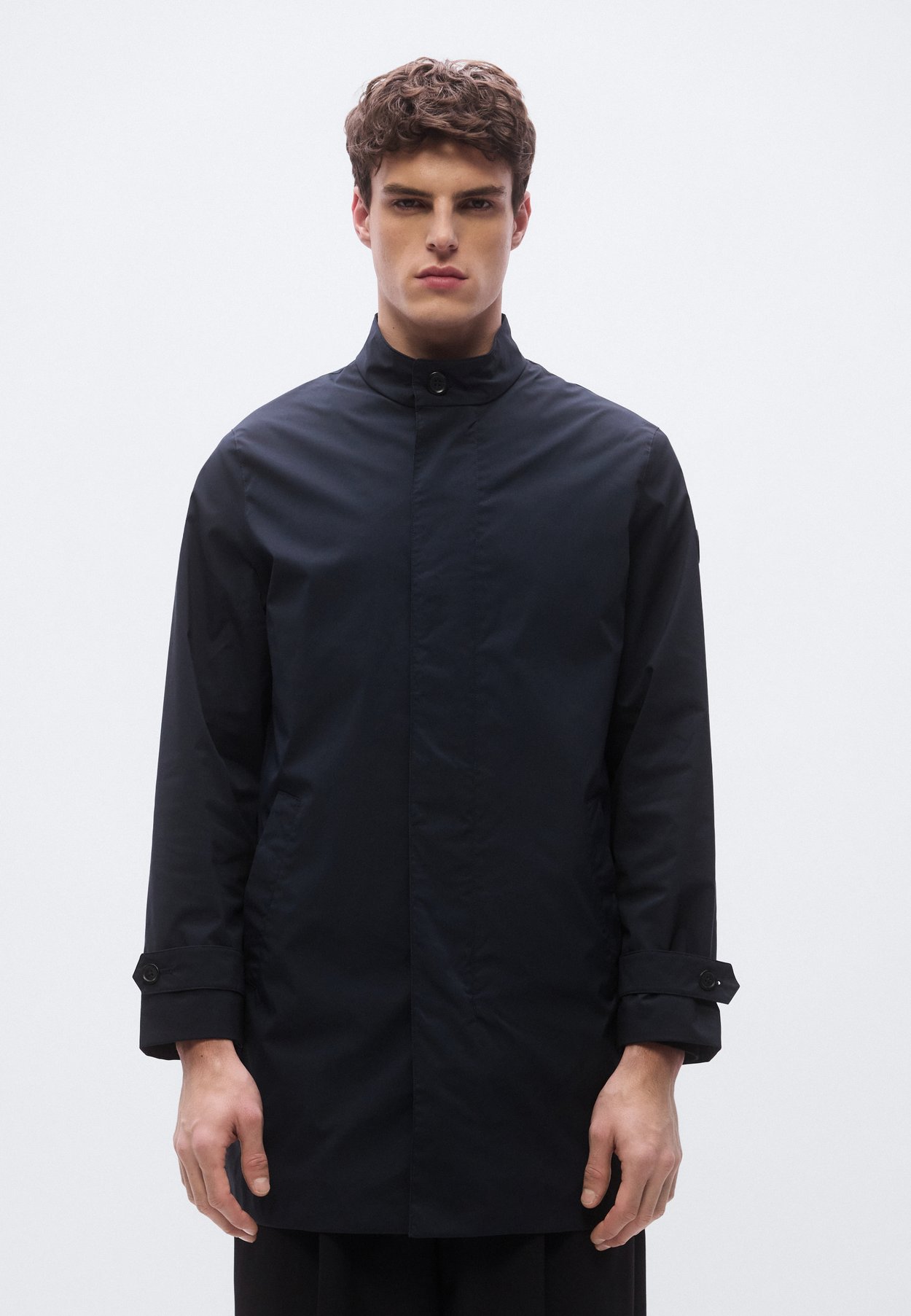LIGHTWEIGHT COMMUTER COAT