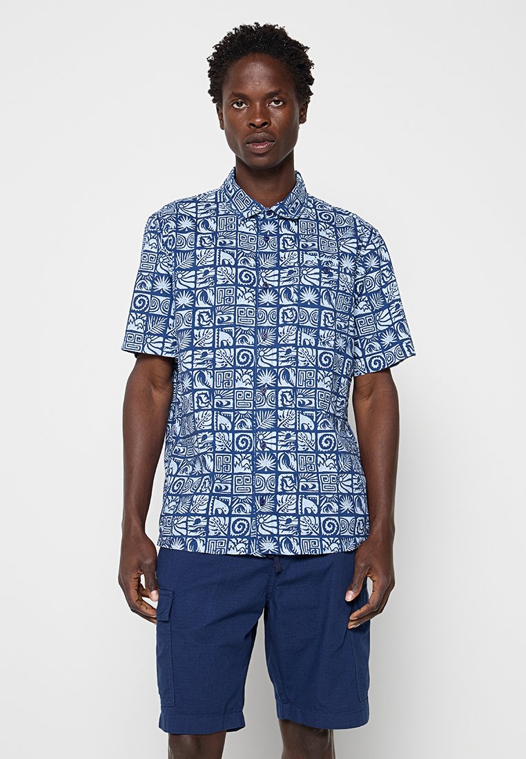 Camisa