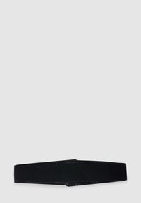 Fascia elastica nera con una texture liscia e un design piatto. Dotata di una fibbia regolabile per una vestibilità sicura. Semplice e funzionale.