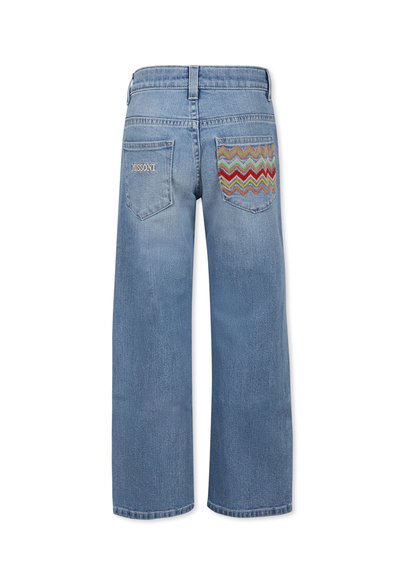 Jeans in denim blu chiaro a gamba larga con tasca a zigzag in multicolori e logo del marchio ricamato sulla tasca posteriore.