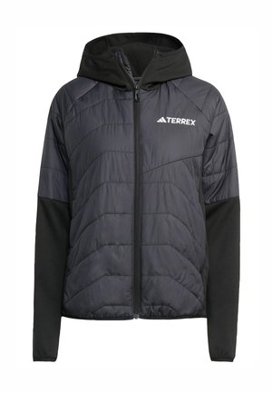 Crna izolirana jakna s kapuljačom, s kvadratnim uzorkom na prednjem dijelu i kontrastnim crnim rukavima. "TERREX" logo na prsima.