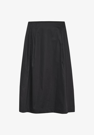 Juoda A formos suknelė iš lygaus audinio, su aukštu juosmeniu, priekinių klostelių ir iki kelių besitęsiančiu sijonu, kuriai būdinga klasikinė siluetas.