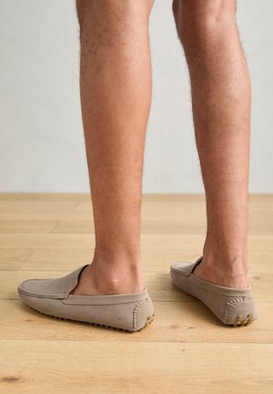 Moccasins - sand