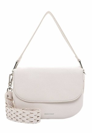 Biała skórzana torba na ramię o teksturowanym wykończeniu, z magnetycznym zapięciem i plecionym paskiem. Na przodzie znajduje się subtelne logo marki.