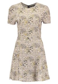 Robe à manches courtes à motif floral beige avec des accents verts, noirs et jaunes. Silhouette trapèze avec un col rond et une fermeture éclair au dos.