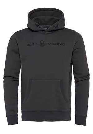 Svart hoodie i bomull. Har en framficka, dragskohuva och en texturerad "SAIL RACING"-logotyp. Slät yta, ribbade manschetter.