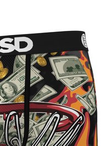 Boxer aderenti neri con un design vivace di denaro, fiamme e monete. Il materiale appare liscio con stampe grafiche dettagliate.