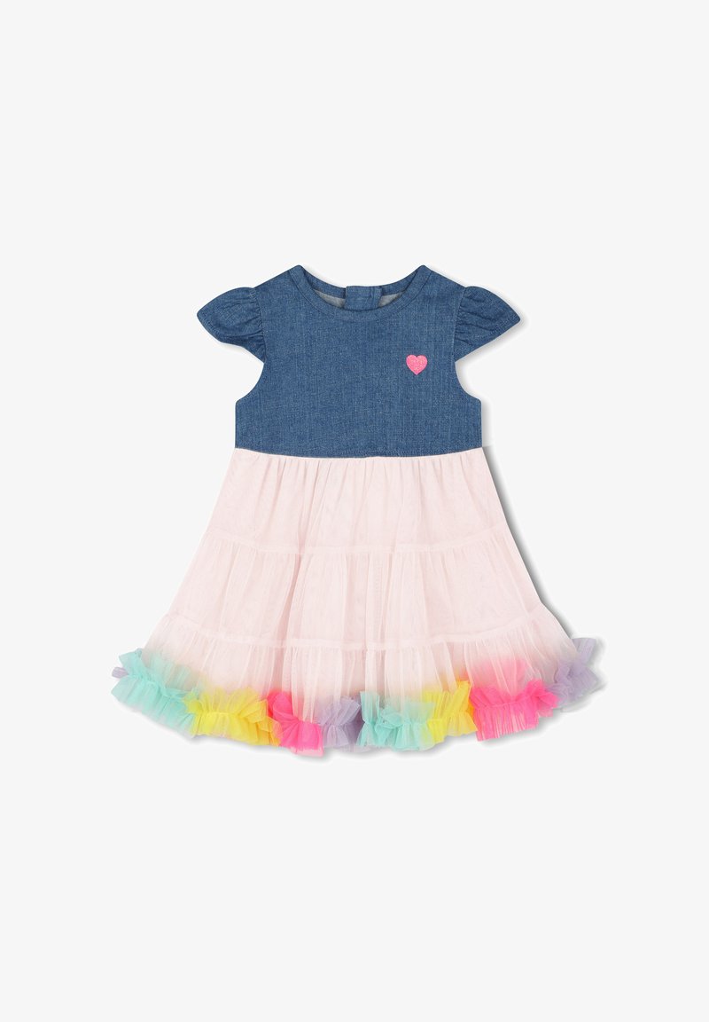 Robe pour tout-petit avec un haut en denim bleu, petit détail en forme de cœur rose, et jupe en tulle léger rose avec un ourlet en volants arc-en-ciel.