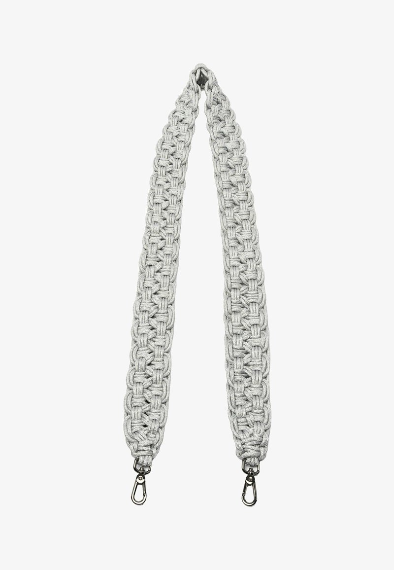 Grijze geweven band met een textuurpatroon, afgewerkt met metalen clips aan beide uiteinden voor bevestiging. Geschikt voor tassen of accessoires.