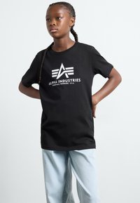 Alpha Industries - BASIC KIDS TEENS UNISEX - Print T-shirt - black Thumbnail Image 1