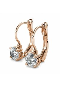 Orecchini a cerchio in oro rosa con pietre preziose rotonde e trasparenti, dotati di montatura a griffe e finitura liscia e lucida. Design elegante e moderno.