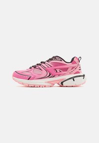 S-SERENDIPITY PRO-X1 - Športni copati - pink