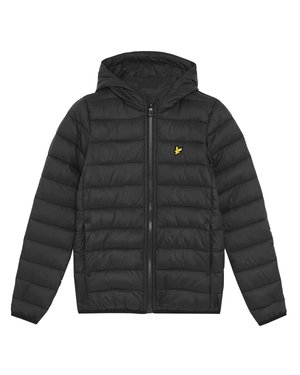 Veste noire rembourrée avec fermeture éclair sur le devant et capuche. Présente une surface texturée avec des coutures horizontales et un petit logo jaune sur la poitrine.