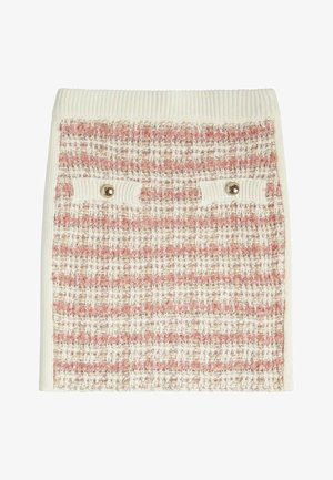 Mini-jupe en tweed crème et rose pastel avec taille côtelée, comportant deux poches avant ornées de boutons dorés.