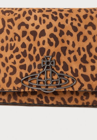 Vivienne Westwood HAZEL MEDIUM HANDBAG - Rankinė - brown