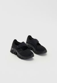 ADIFOM MEGAJANE - Joggesko - black