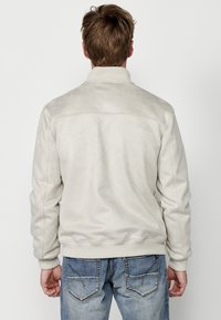Koroshi Bomber tipa jaka - piedra   stone
