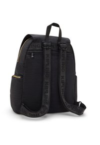 Zaino nero con spallacci regolabili, materiale in tessuto, tasca con zip anteriore, tasca laterale e logo Kipling sugli spallacci. Texture liscia.