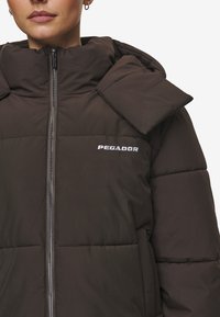 Pegador BLANCA PUFFER JACKET - Winter jacket - dark brown