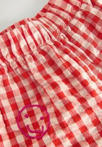 Niet geselecteerd, gingham pink embroidered