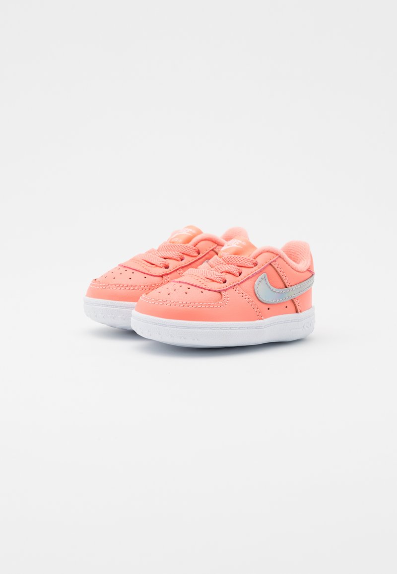 pañuelo reunirse Determinar con precisión Nike Sportswear FORCE 1 CRIB - Scarpe neonato - atomic pink/metallic dark grey/white/fuxia - Zalando.it pañuelo reunirse Determinar con precisión Nike Sportswear FORCE 1 CRIB - Scarpe neonato - atomic pink/metallic dark grey/white/fuxia - Zalando.it