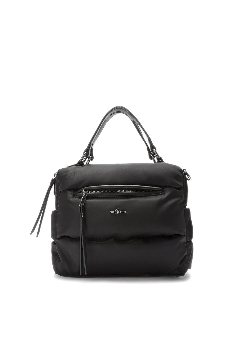 Čierna prešívaná kabelka s dvojitými rúčkami, lesklým strieborným zipsom a detailmi, s predným vreckom a jemnou nylonovou textúrou.
