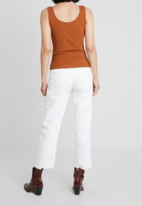 KIOMI Top - cognac