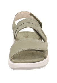 Grüne Sandale mit drei verstellbaren Riemen, einer weichen Wildlederinnensohle und einer weißen Gummisohle. Offen-toe Design mit minimalistischer Naht.