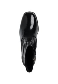 Stivale alla caviglia in pelle nera con finitura lucida, punta tonda, zip laterale e dettagli di cucitura minimi. Presenta una texture liscia.