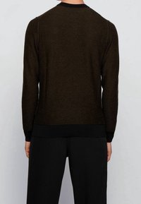 BOSS Stickad tröja - black