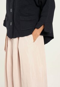 Vicario Cinque GORIZIA - Falda acampanada - beige