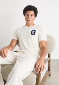 GANT GRAPHIC - Print T-shirt - cream