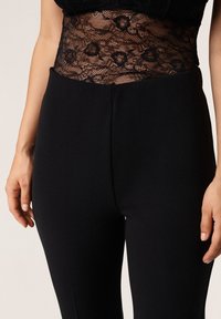 Soaked in Luxury Tygbyxor - black