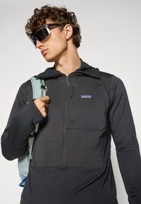 Thumbnail Image 4