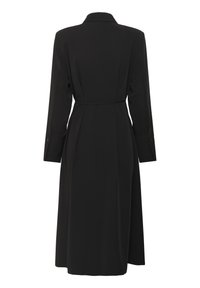 Robe midi noire à manches longues avec col et taille cintrée vue de dos sur fond blanc.