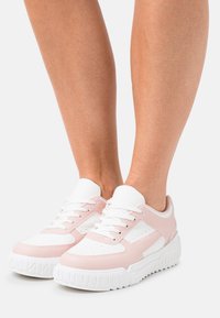 RAID DEXTER - Sapatilhas - pink/white