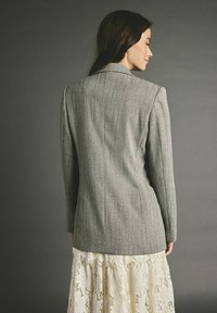 Next REGULAR FIT - HERRINGBONE TAILORED - Bleiseri - black white