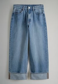 Thumbnail Image 8