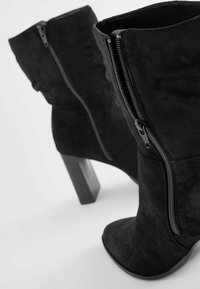 Next FOREVER COMFORTÂ® HEELED SLOUCH MIDI BOOTS - Højhælede støvler - black